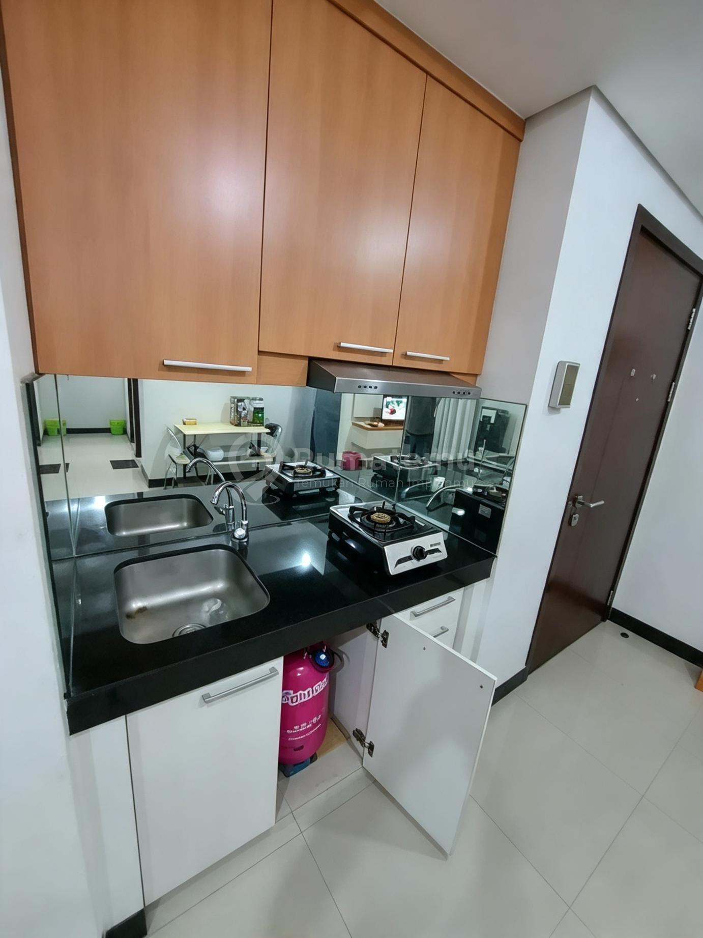 Sky Terrace, Tower Sanur, Daan Mogot, Jakbar..Disewakan Apartemen Lantai 8, Dijual Juga dengan Harga 1.1M Nego, Furnished 2 Water Heater, Kulkas, Dispenser, TV, Fasilitas Swimming Pool, Sport Club, Minimarket, Restoran.-M31026t.p5r