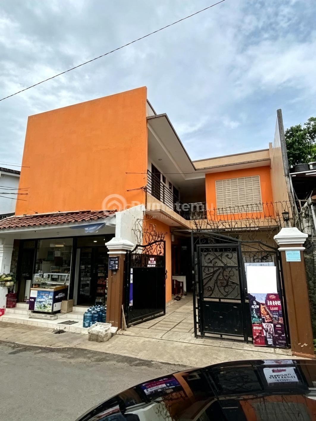 Jual rumah kost 24 kamar full furnish di Cipayung, Setu, Jakarta Timur