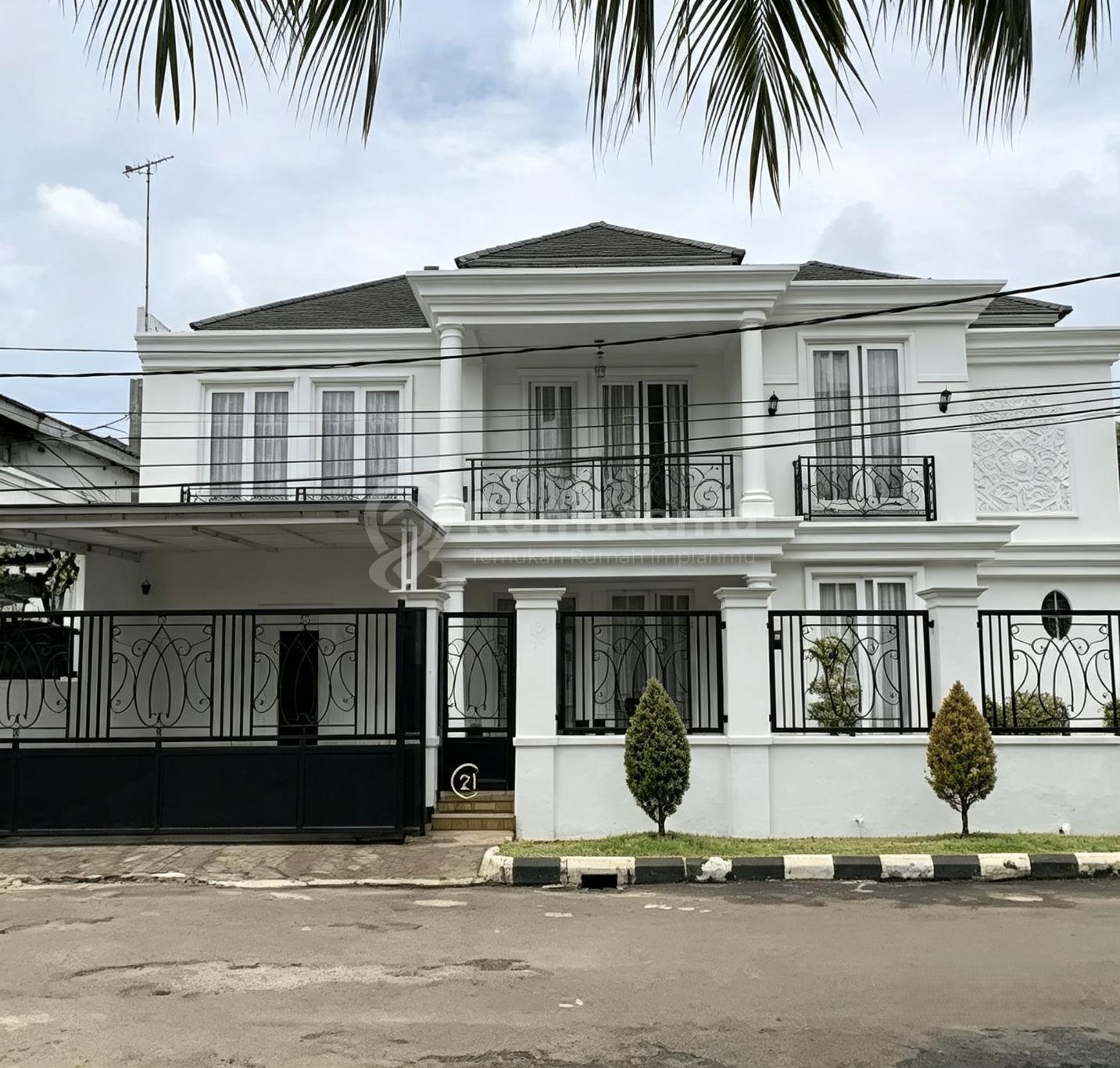 Dijual Rumah Classic dan Mewah Di Bintaro Sektor 9 Siap Huni Posisi Hook