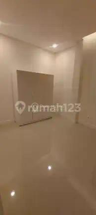 Rumah Classic Design Menarik Furnish Menarik Strategis