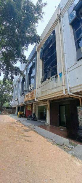 Jual rugi ruko 3 lantai di pusat bisnis Kota Bekasi