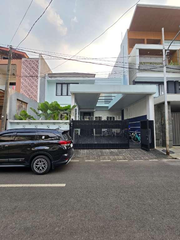 Rumah Semi Furnished Dalam komplek Di Duren Sawit Jakarta Timur 