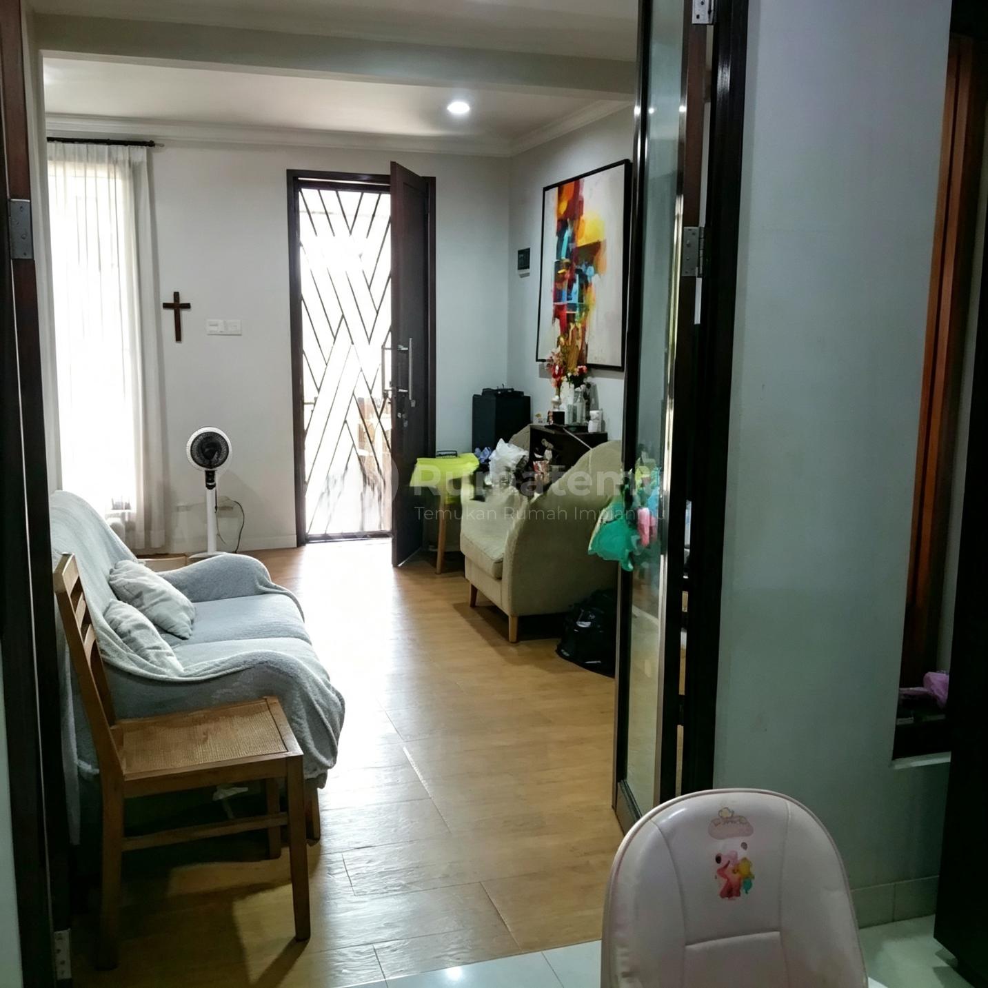 Hunian Modern Strategis di Graha Raya Bintaro Comfortable & Stylish Modern House In Prestigious Area Of South Tangerang