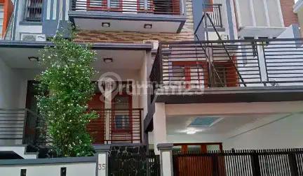 Turun Harga Diskonbesar Dijual atau Disewakan.rumah Fully Furnished Lux Bebas Banjir4 Lantai Dekat Sudirman Semanggi Jakarta Selatan