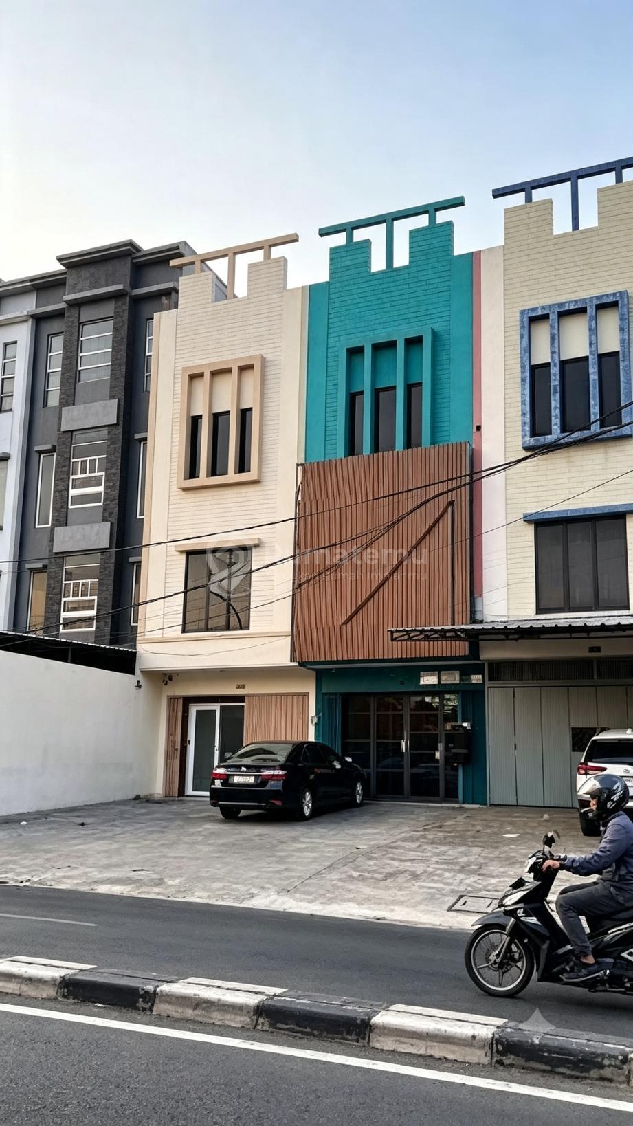 Dijual & Disewakan ruko pinggir jalan di Pos Pengumben, Kelapa Dua, Kebon Jeruk