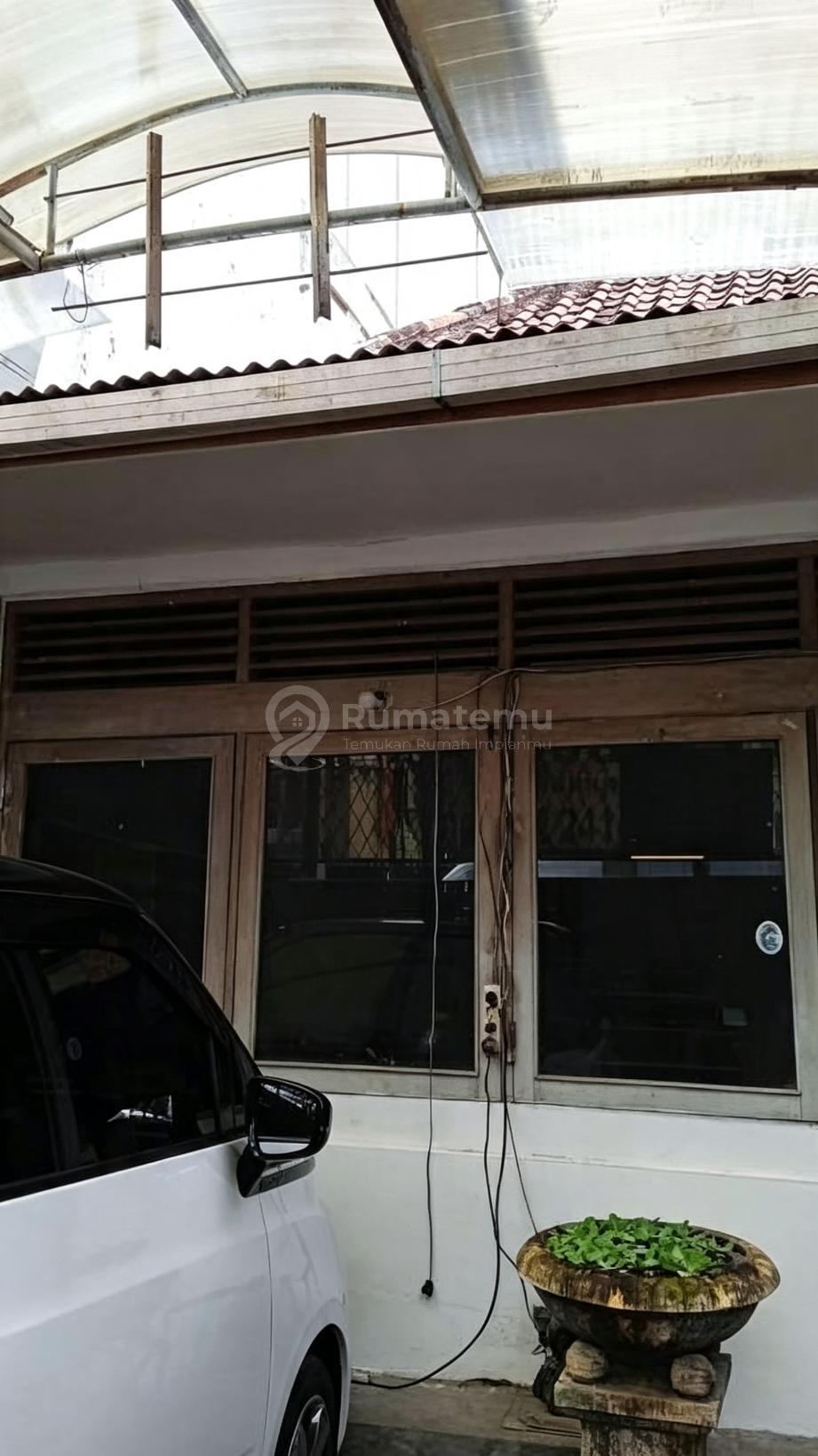 Dijual rumah hitung tanah Cocok untuk kost kost an atau kantor diarea Gajah Mada, Krukut, Taman Sari