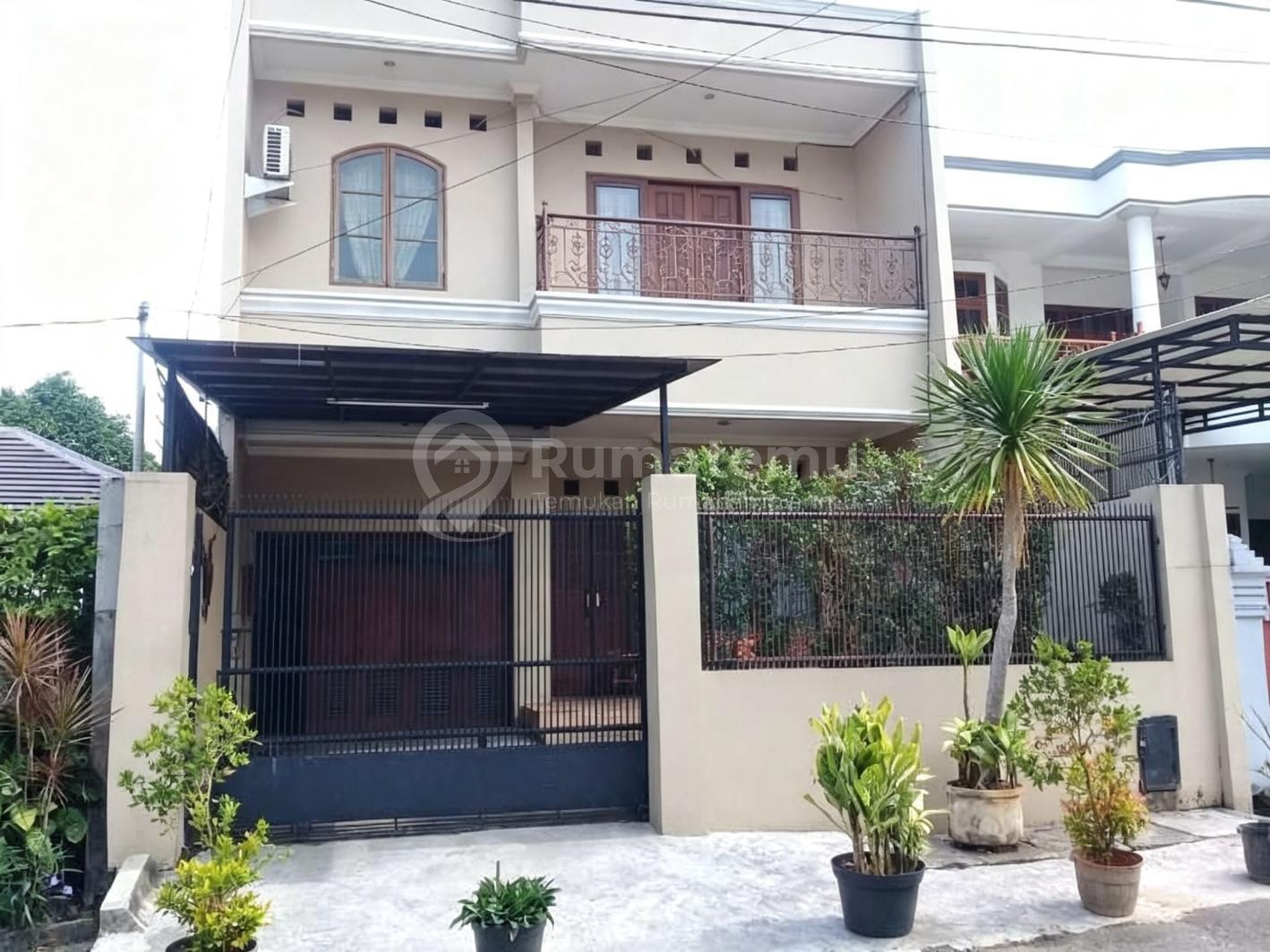 Dijual rumah cantik lokasi sangat strategis di Kelapa Dua, Kebon Jeruk,Jakarta Barat