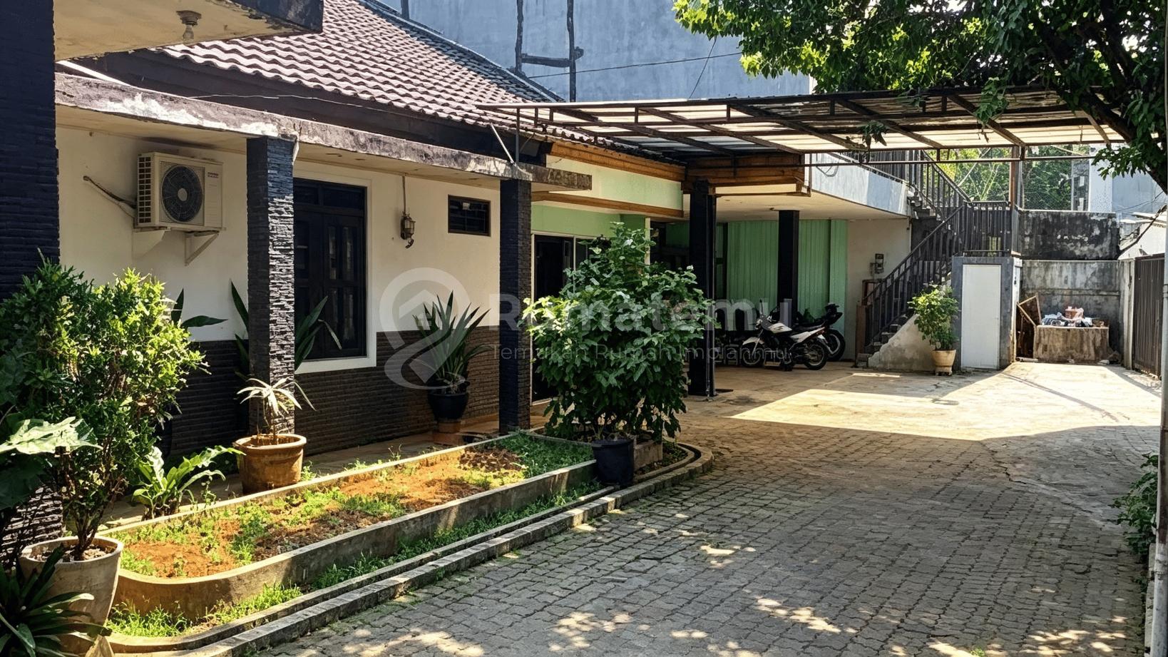 Dijual Aset Rumah Luas + kost Lokasi Premium di Cilandak Barat Cocok untuk town house