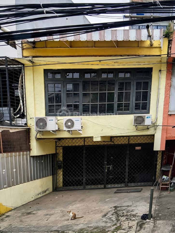 Dijual Atau Disewakan Ruko 2,5 Lantai Ada 3 Unit AC di Sunter Agung bisa Masuk Kontainer