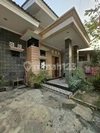 Rumah 1 Lantai Strategis Siap Huni Siap Nego