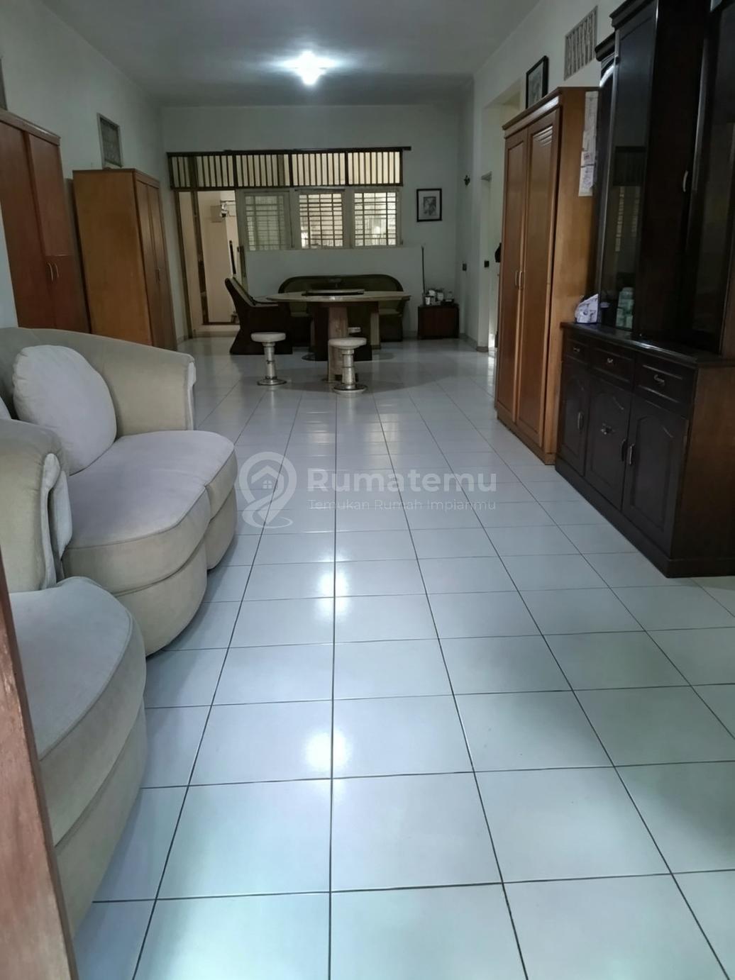Dijual Rumah Besar Siap Huni di Bsd City