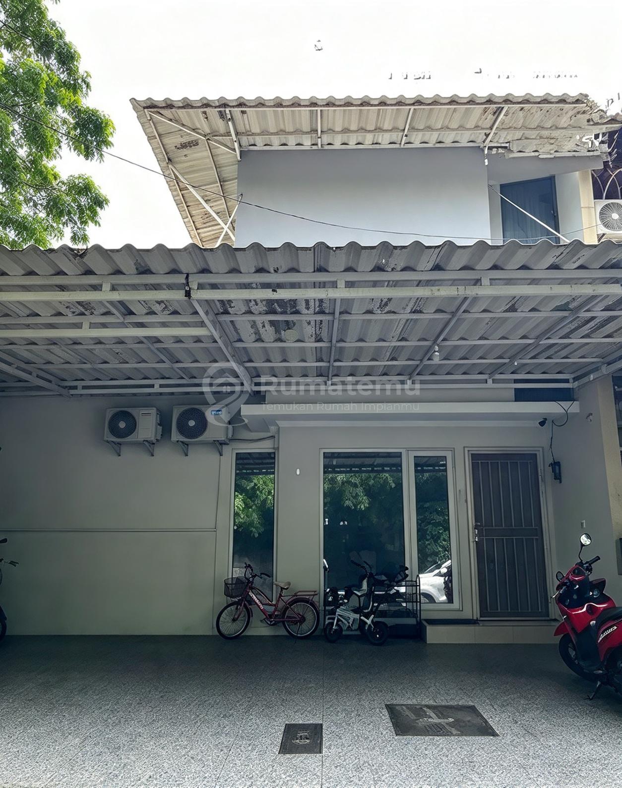 Dijual Cepat Rumah Golden Palm Residence Jakarta Barat Luas Tanah 102M2 Ada 4 Kamar Tidur Siap Huni