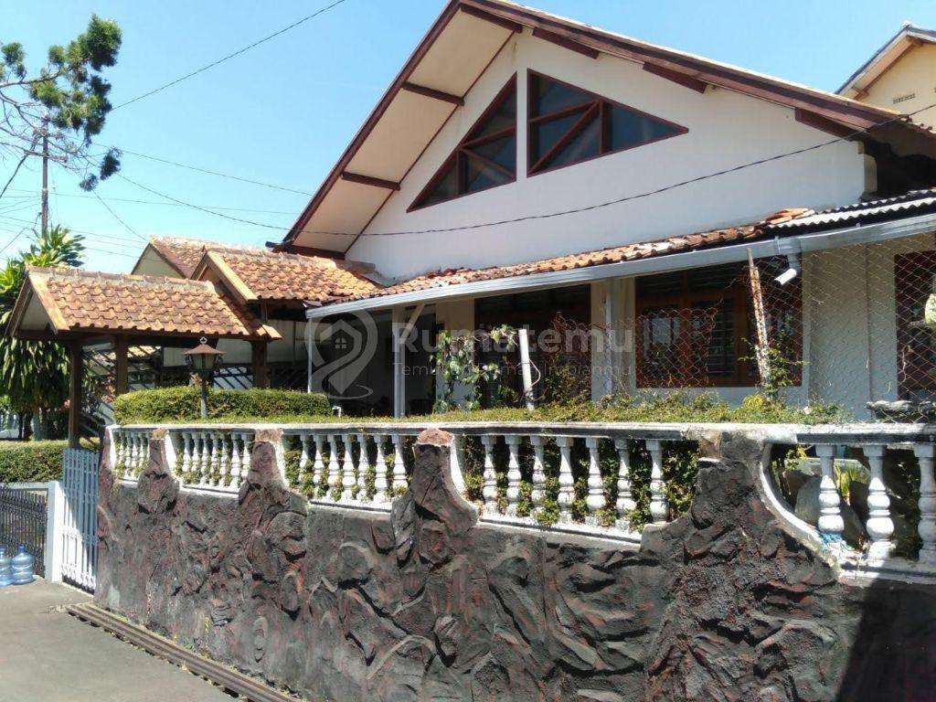 Rumah bonus kosan di jual lokasi Dago