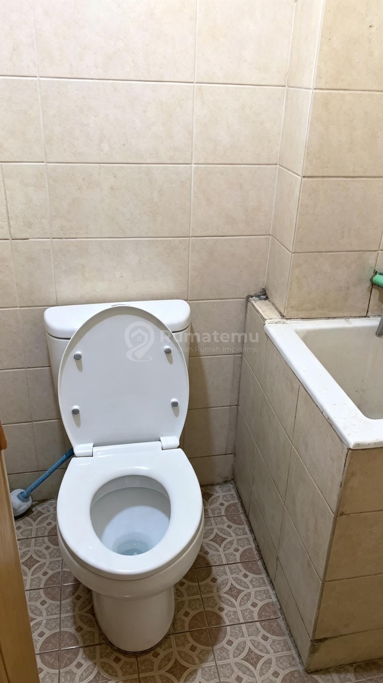 Disewakan Ruko di Taman Surya Jakarta Barat