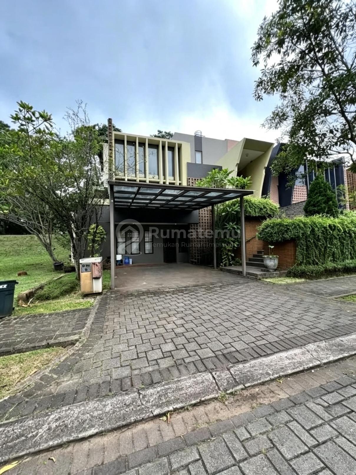 Rumah Siap Huni Cluster Depark BSD City Halaman Belakang Luas