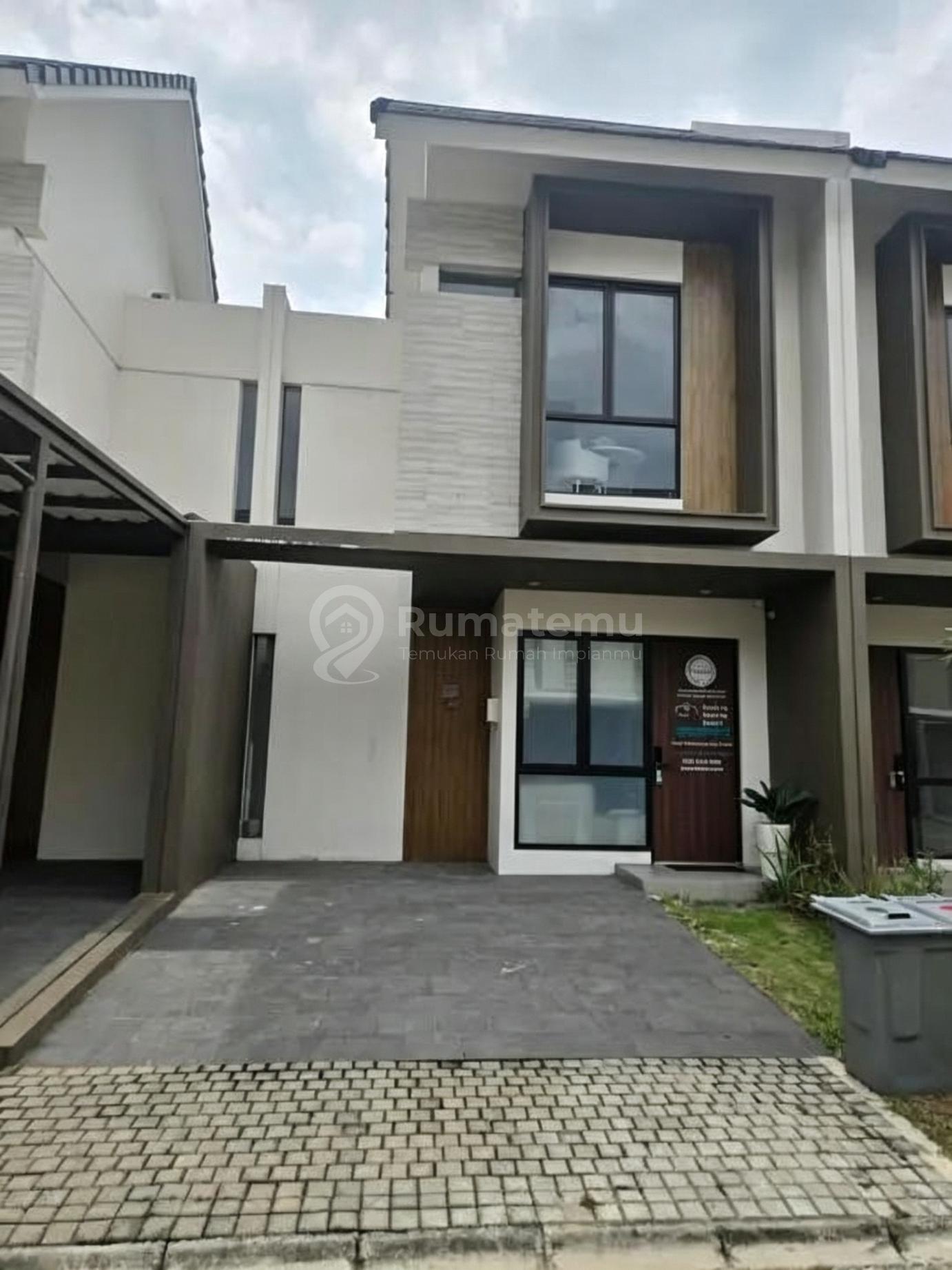 Rumah Dua Lantai Dekat.sekolah dan Aeon Mall BSD