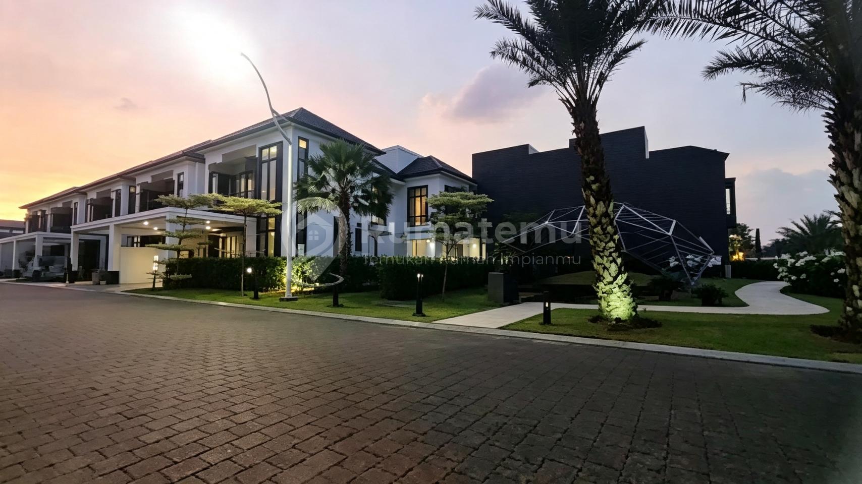 Ready To Move In ! Matera Residence Gading Serpong Tipe 12X25 Hoek Fully Furnished - Rumah Sultan 2 Lantai, 4 Kamar Tidur, Private Pool Opsional, Fasilitas Lengkap, Lokasi Premium Dekat Bsd City