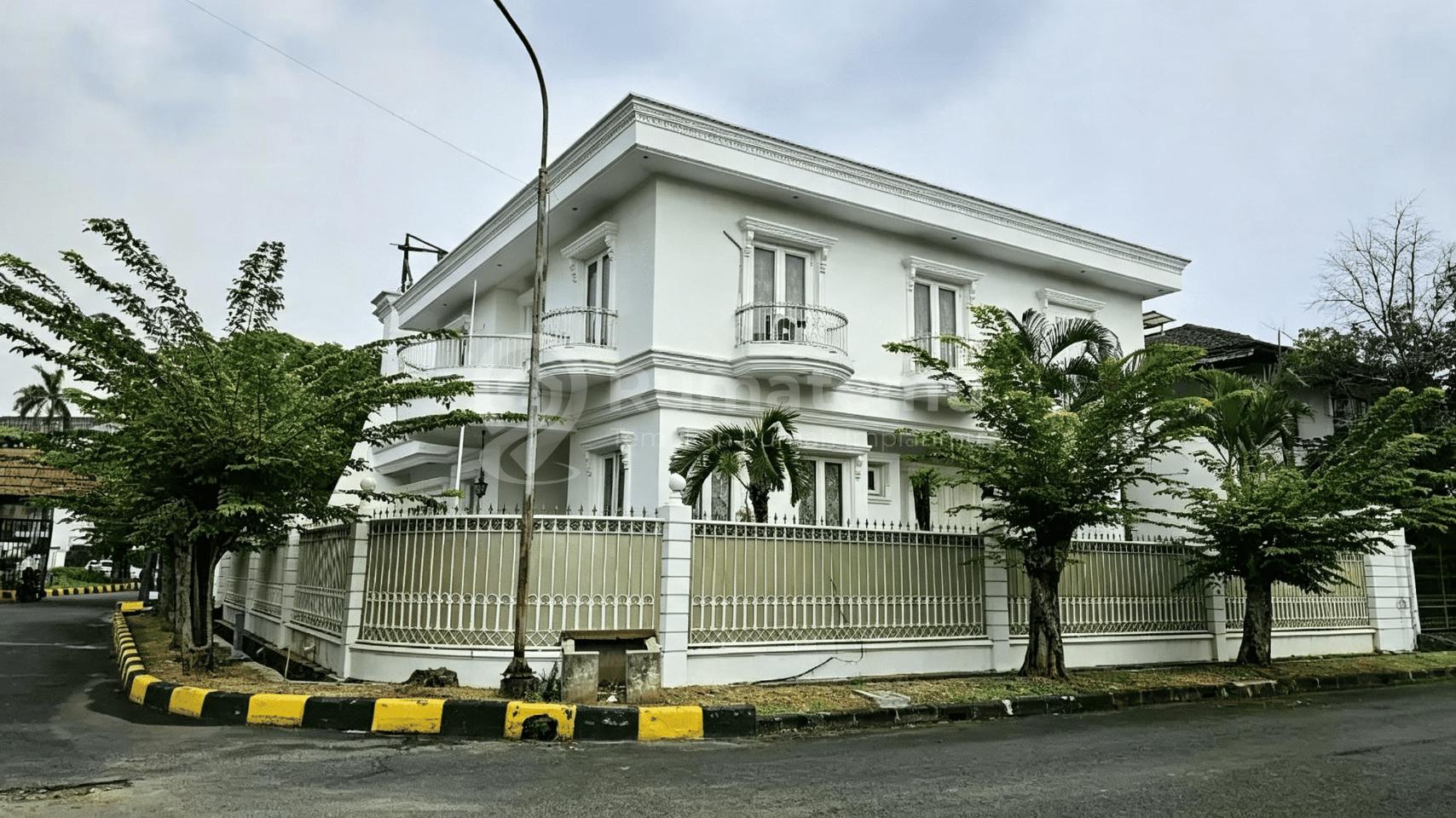 JUAL RUMAH DI TAMAN KEBON JERUK INTERCON,KEBON JERUK,JAKARTA BARAT