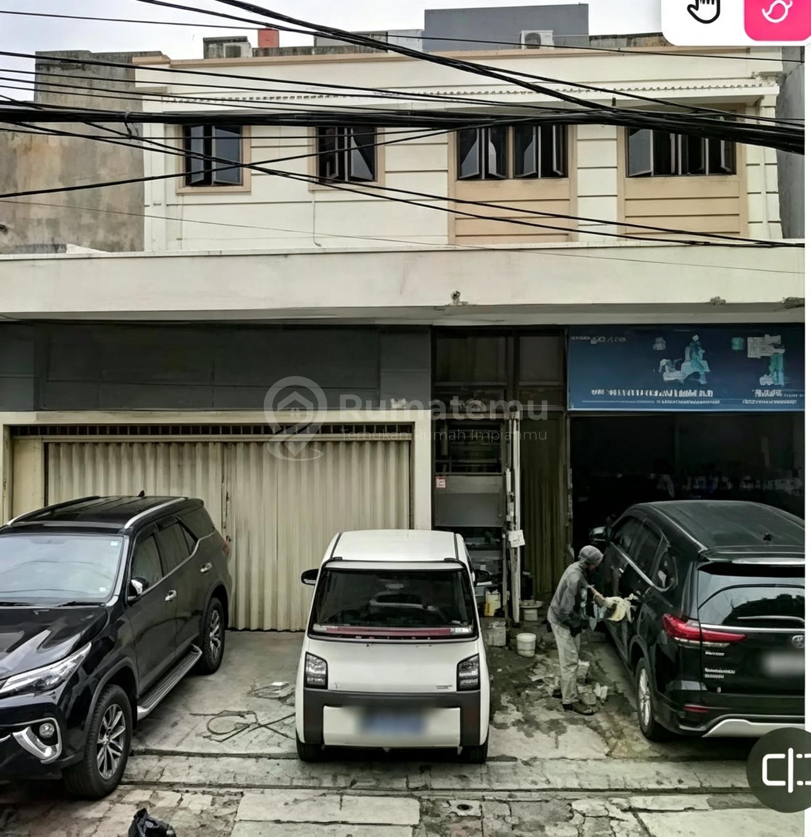 Rumah dan Tempat Usaha di Gunung Sahari Lokasi Strategis
