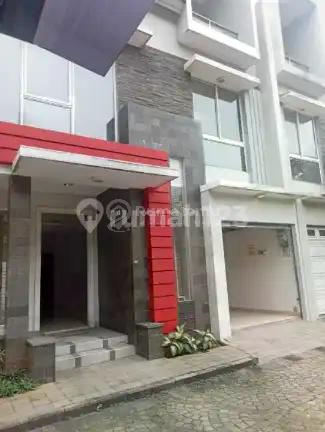 Senayan Golf Residence [TOWN HOUSE] Dijual Lokasi Super Strategis