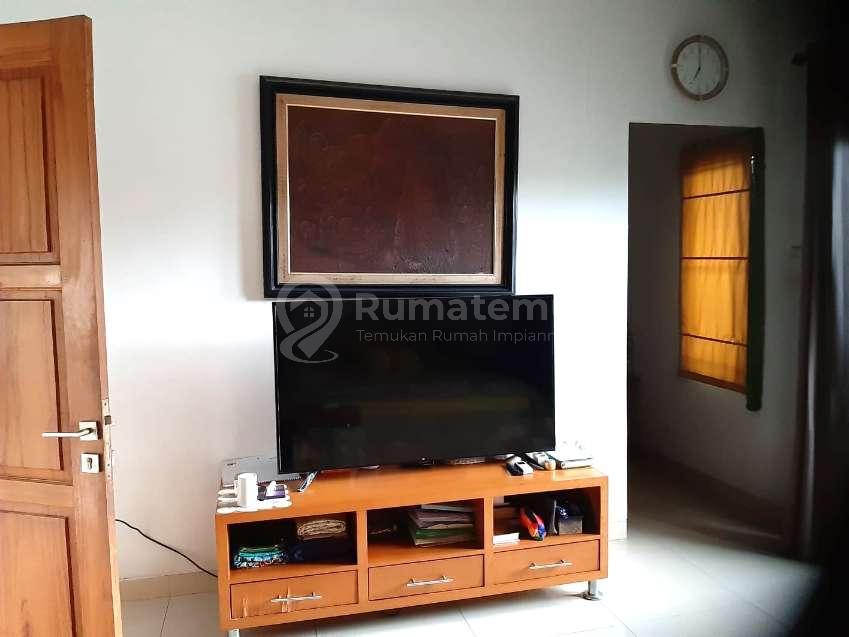 Rumah Melati Mas. 2 Lantai. 10X20. Jalan 2 Mobil. Siap Huni