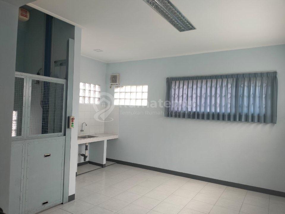 DIJUAL Ruko 2 Lantai Cocok Untuk Gudang – Taman Kopo Indah 3  Spesifikasi: