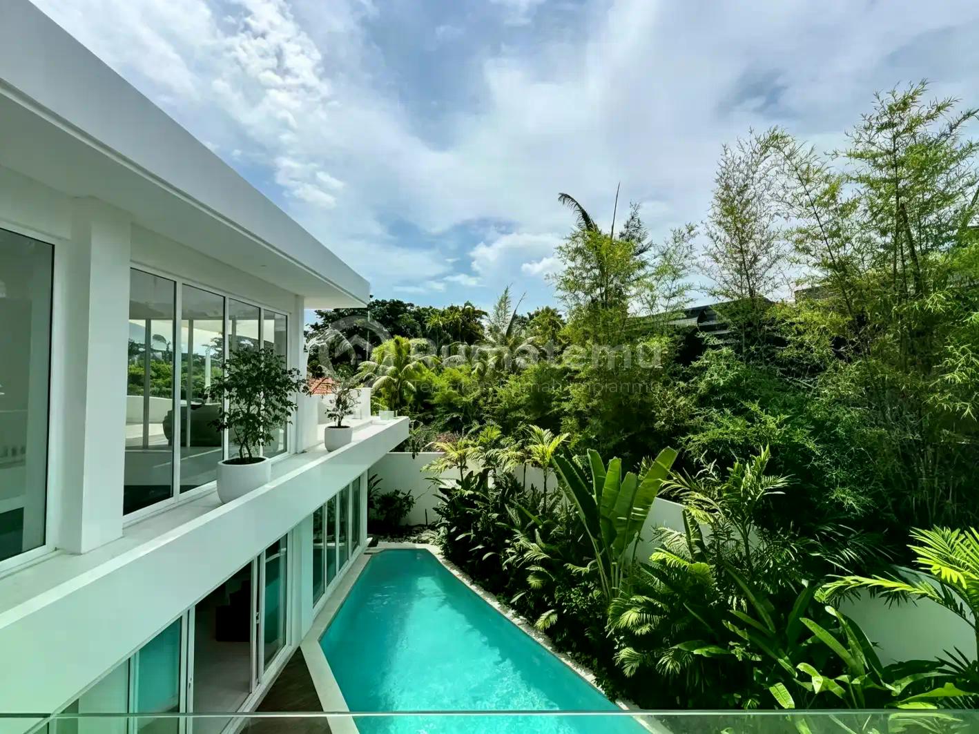 Rv-3004 Luxurious 6-Bedroom Villa In Canggu: Brand New, Leasehold Opportunity