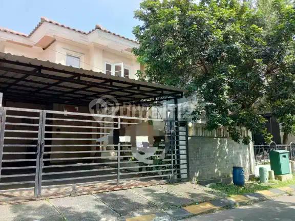 Rumah 2 Lantai Bagus Renovasi Strategis