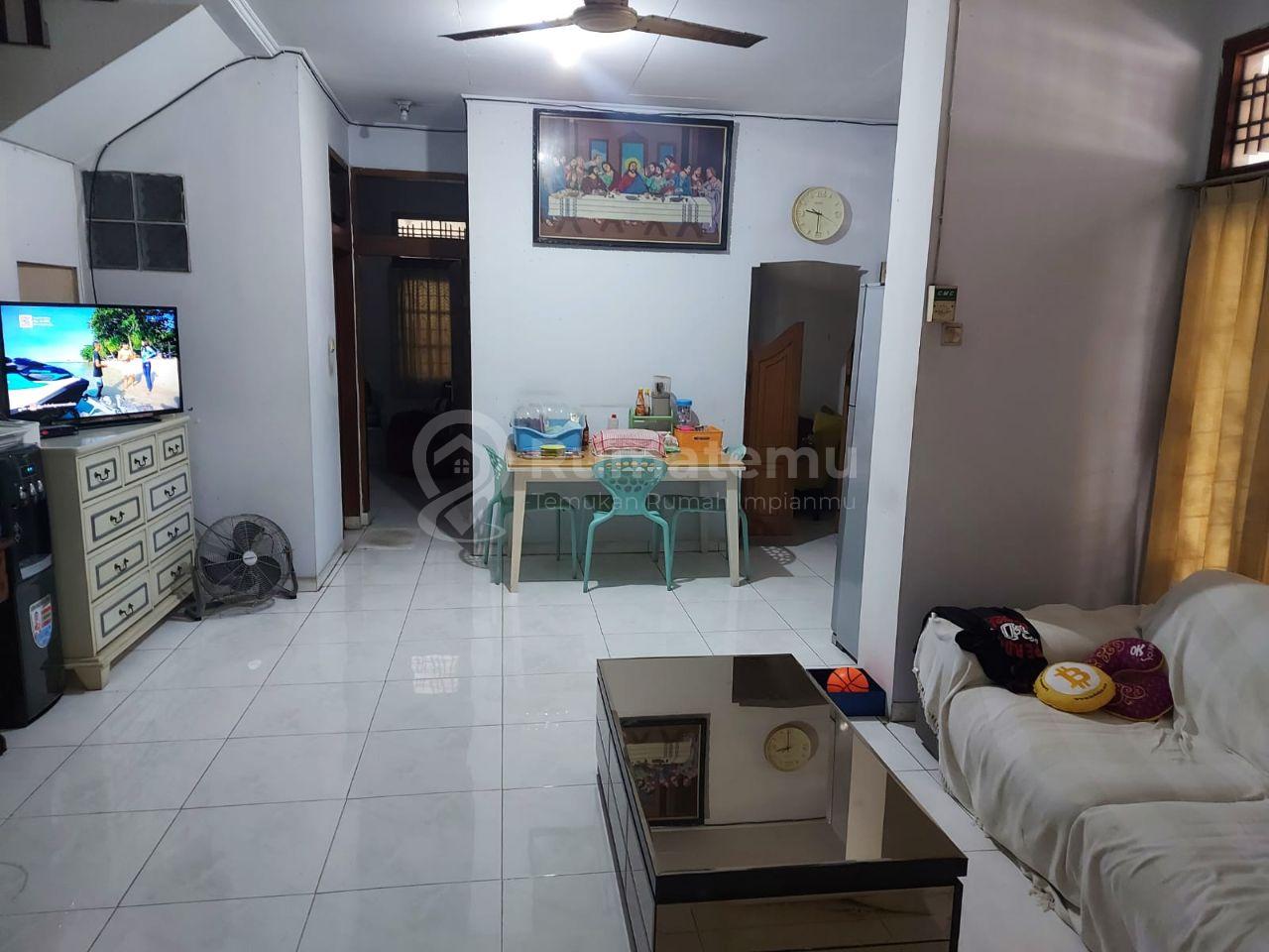 Rumah 2 Lt Murah Dlm Komplek Elit Duren Sawit, Jakarta Timur