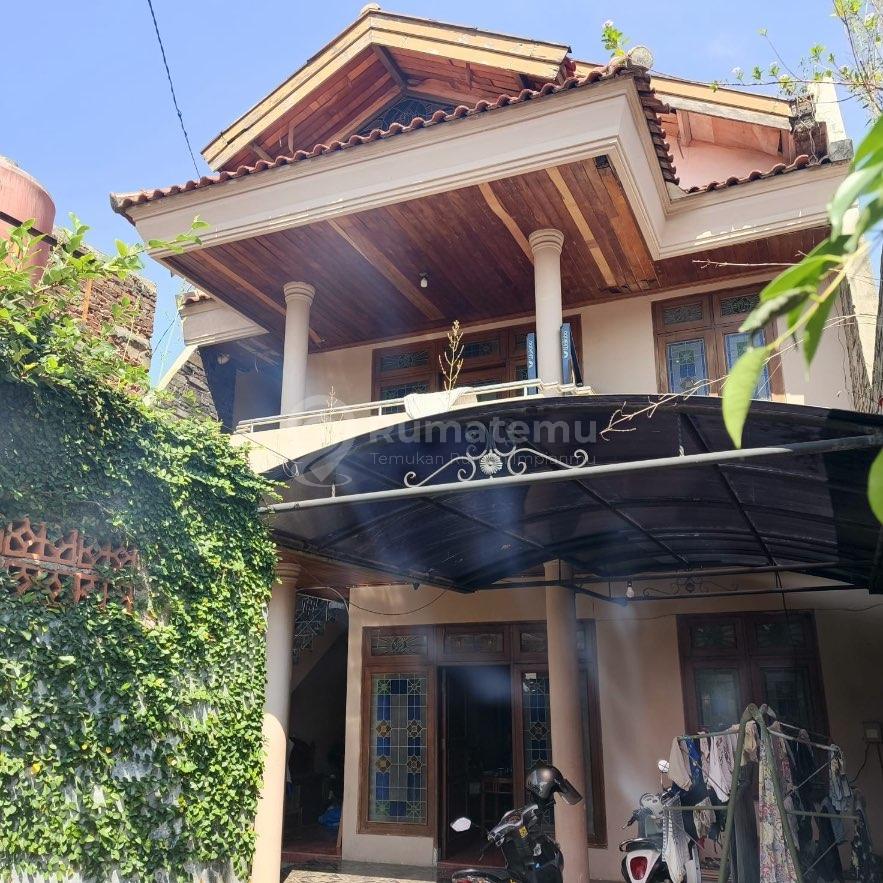 DIJUAL — RUMAH 3 LANTAI STRATEGIS PINGGIR JALAN RAYA PAGARSIH BARAT, BANDUNG