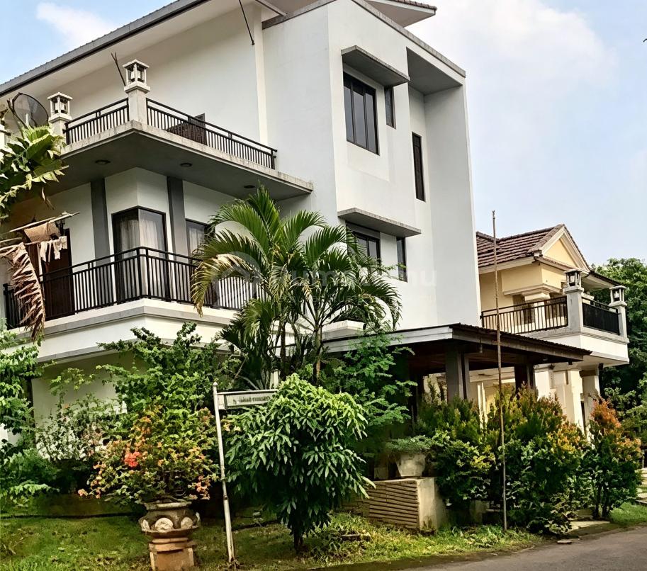 Disewakan Rumah + Swimming Pool Di Taman Giriloka BSD City Ada Swim Pool