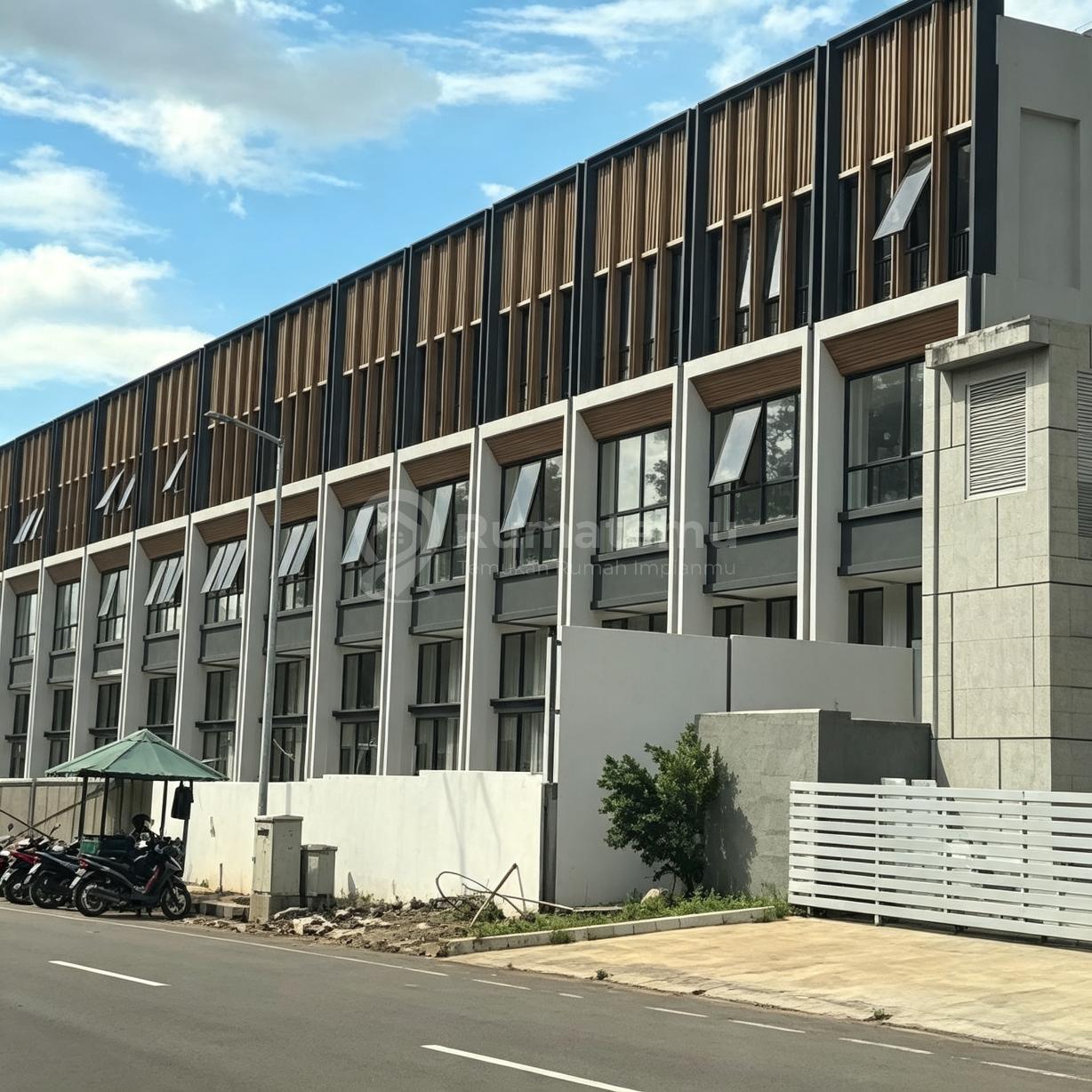 Ruko Baru Pinggir Jalan, Ruko 4 Lantai,Gading Serpong, Free Parkir