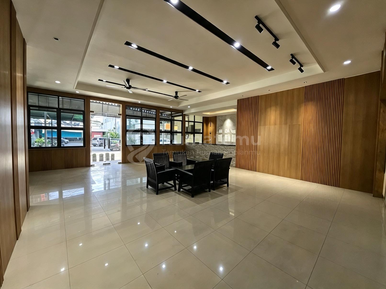 Dijual Gedung Siap Huni Di Koja Cocok untuk Hotel Baru Renov