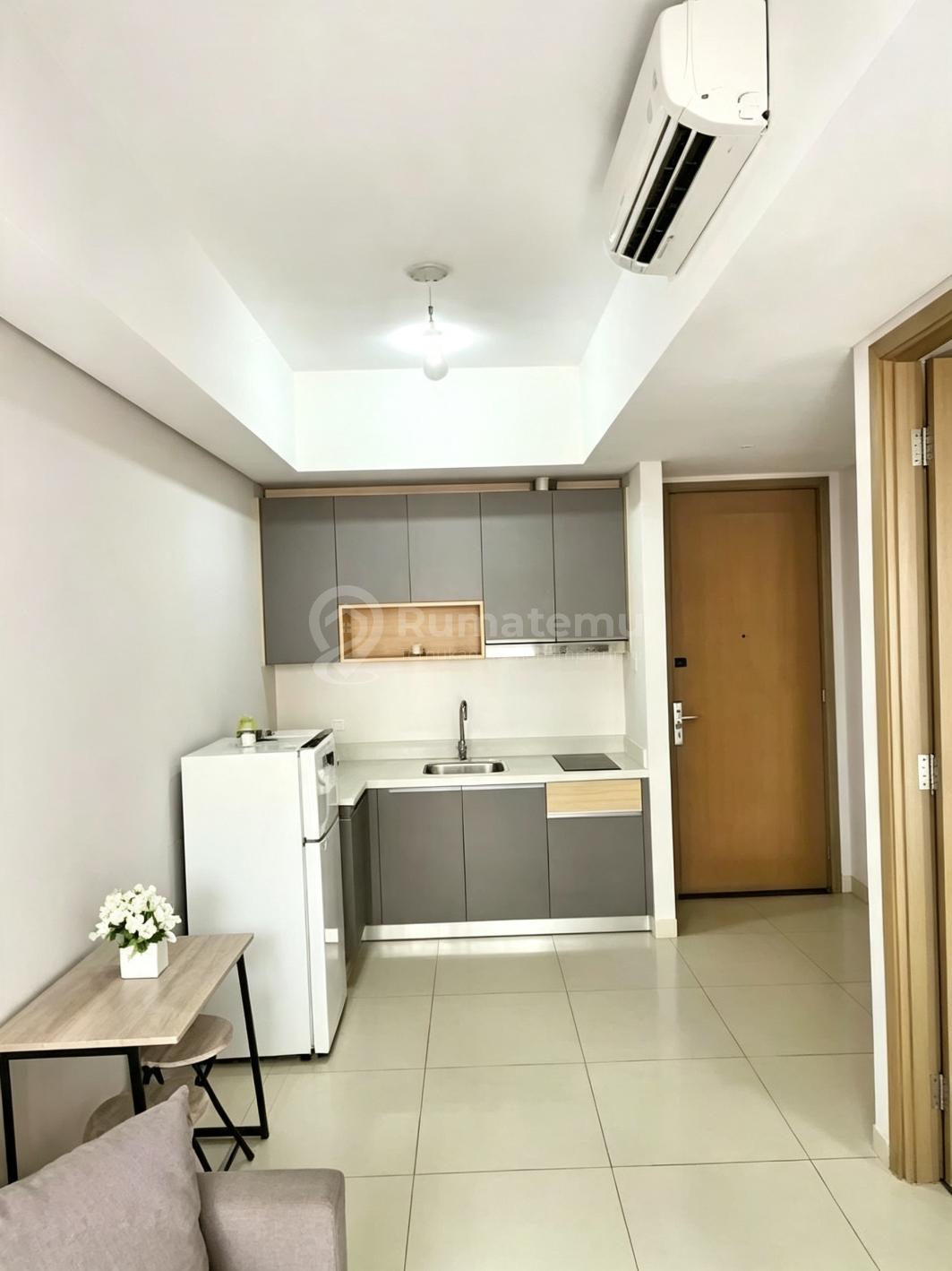 Taman Anggrek Residence Turun Harga 1 BR Dijual Cepat Pool View