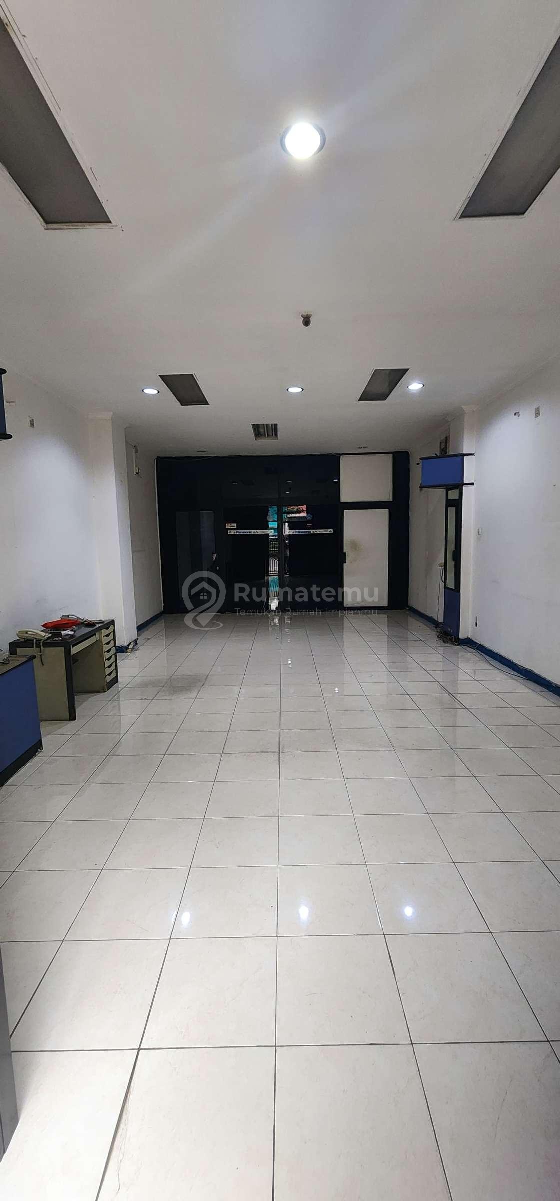 Disewakan ruko cocok untuk dijadikan usaha di Cideng, Petojo Selatan, Gambir, Jakarta Pusat