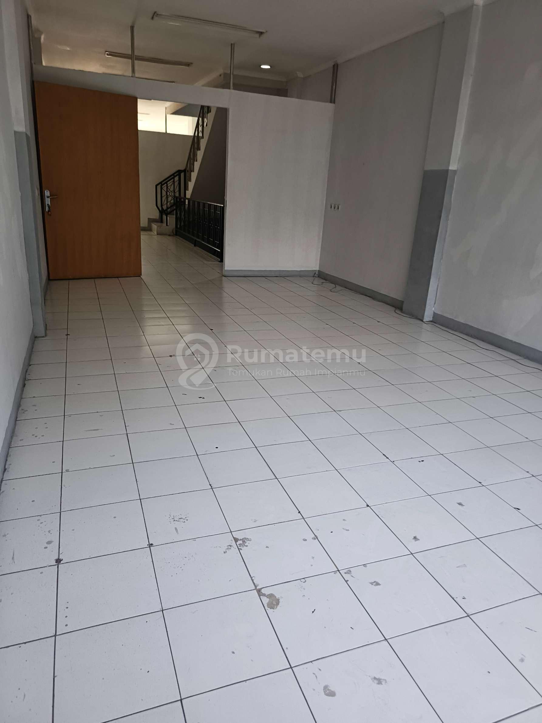 Ruko bandengan megah kav 81 jakarta utara