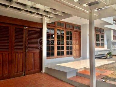 Rumah asri minimalis disewa di Cinere, ramah anak dan lansia
