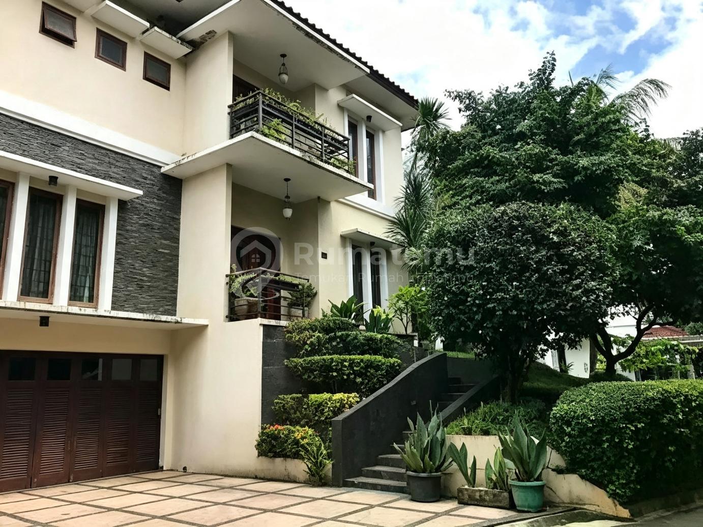Rumah Dekat ke Tol TB Simatupang di Panorama Jatipadang Townhouse