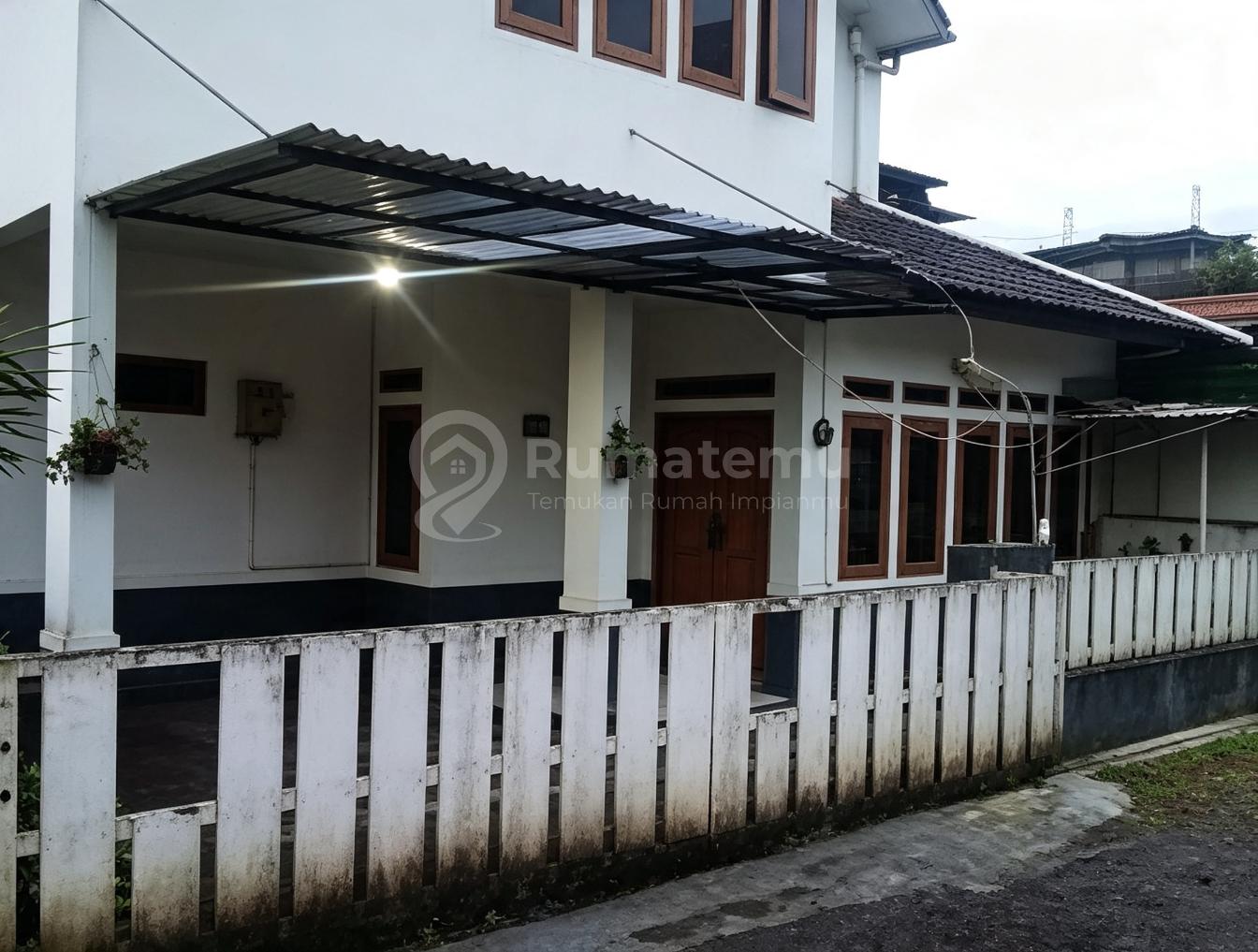 Dijual Murah Rumah 2 Lantai Dekat Alun Alun Lembang Bandung Barat