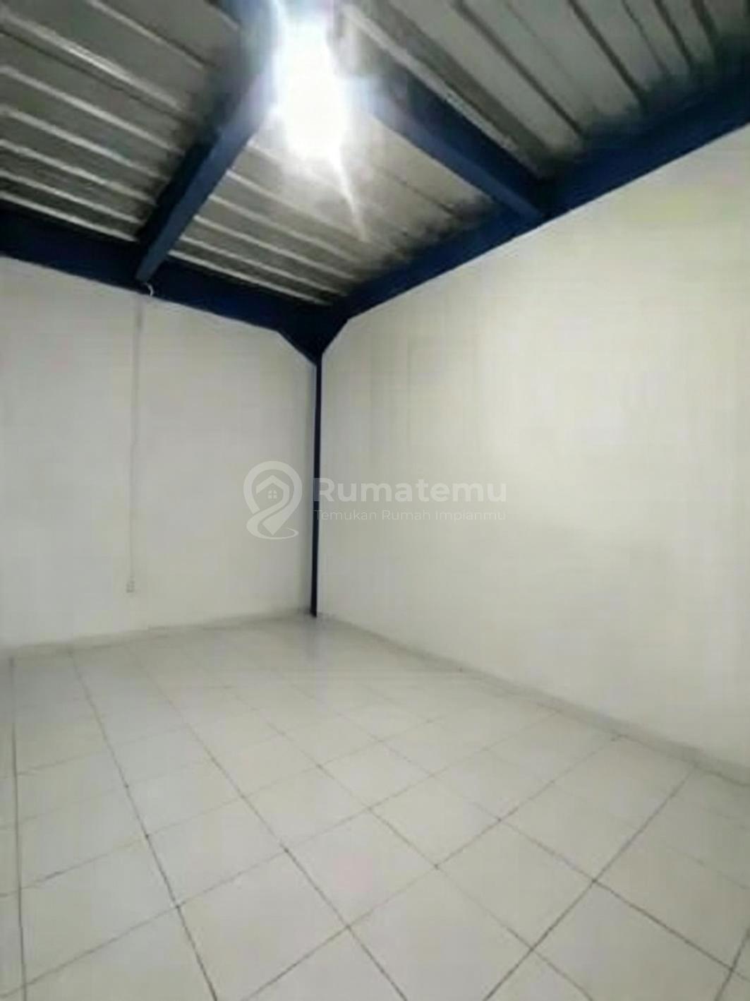 Disewakan dan Dijual Gudang Luas dengan Kantor @Gudang Primary, Kapuk Kamal