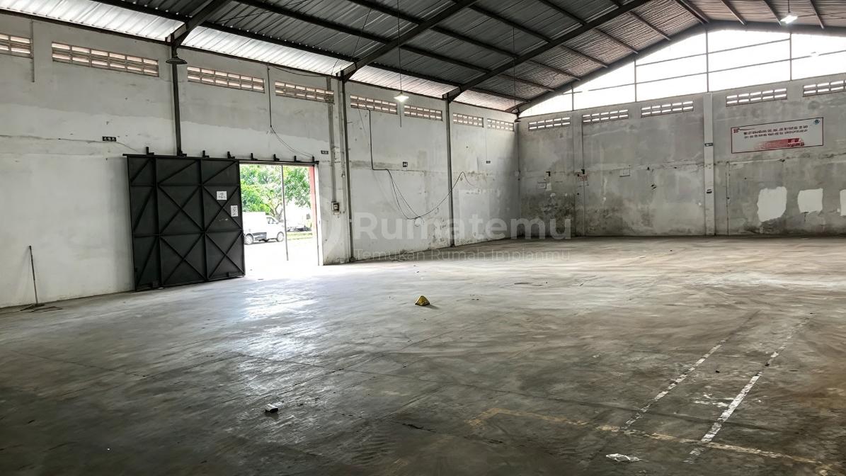 Disewakan Gudang di Mainroad Soekarno Hatta