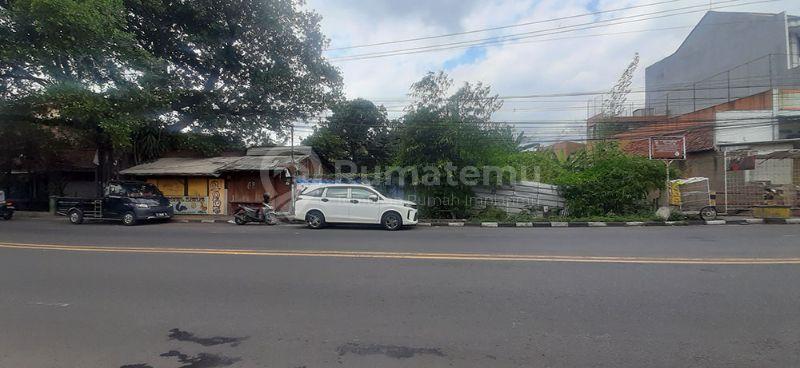Tanah 9330 m2 SHM Muka 50 Meter Harga Dibawah NJOP Lokasi Premium Super Strategis Super Ramai di Jalan Raya Ujung Berung Bandung 