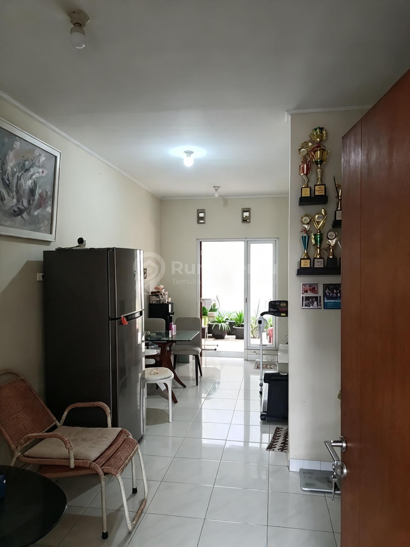 Arcadia Daan Mogot, Batu Ceper, Tangerang..Dijual Rumah 2 Lantai, KT 2, KM 2, PLN 3.500 Watt, Hadap Selatan, Row Jalan 2 Mobil, Shm.-R1b1026