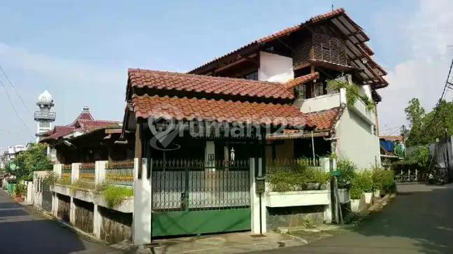Rumah Hoek di Jalan Kebalen, 45 Meter ke Jalan Raya Utama