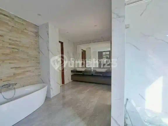 Rumah Baru 3 Lantai Design Istimewa Strategis