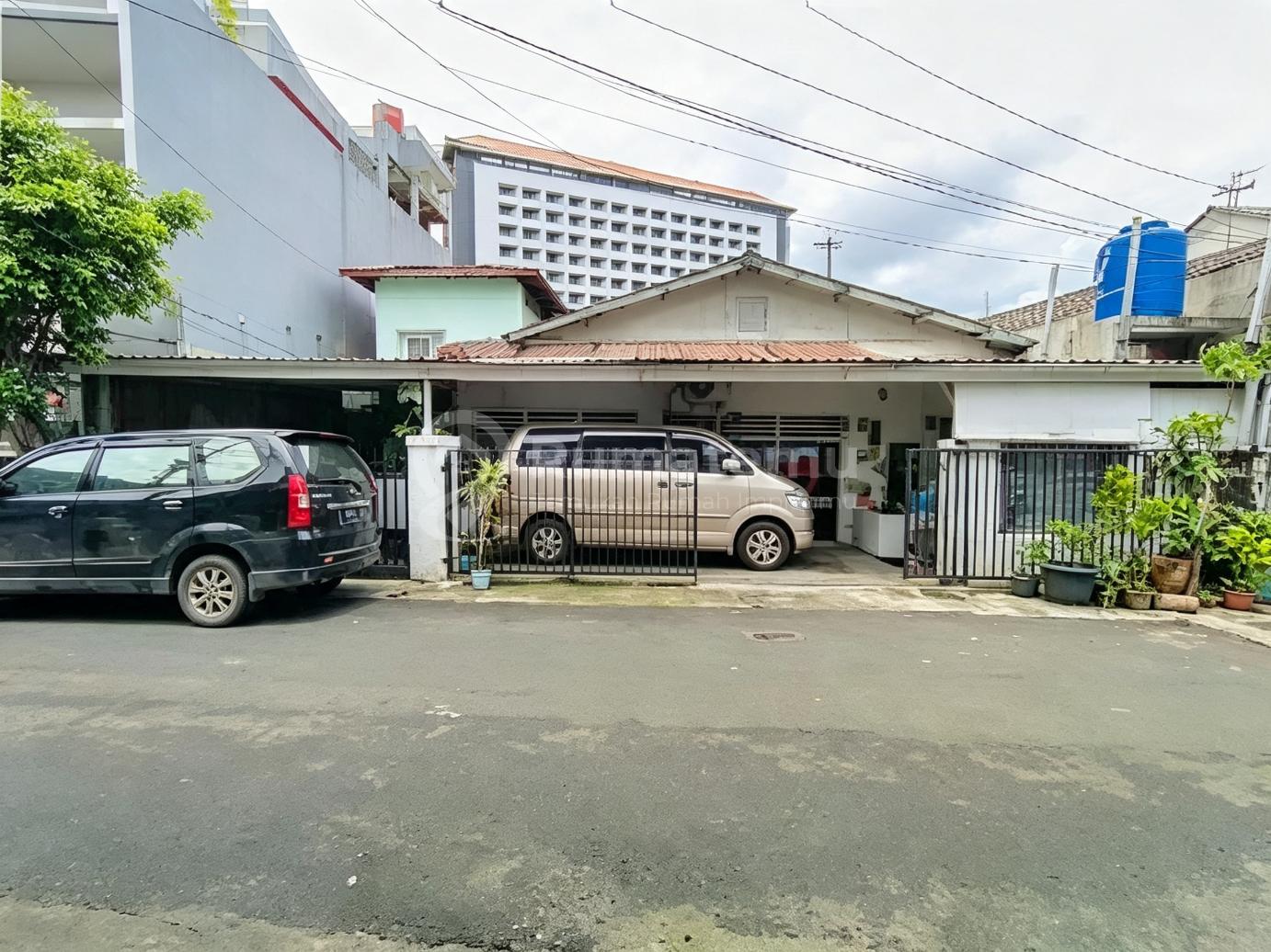 Rumah Hitung Tanah Prime Area Menteng Dalam Dekat Hotel Bidakara