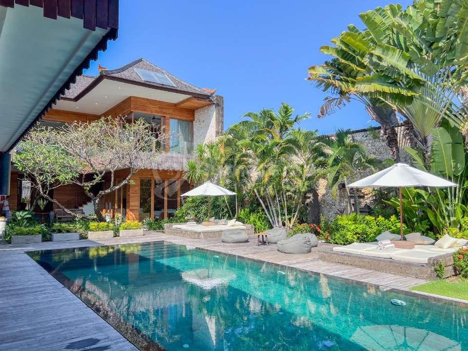 PRVATE LUXURY VILLA WALKING DISTANCE AT PETITENGET BEACH SEMINYAK