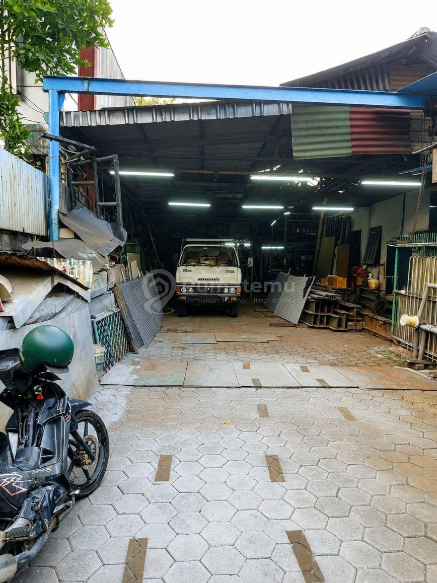 TANAH DAN BANGUNAN DI DAAN MOGOT RAYA