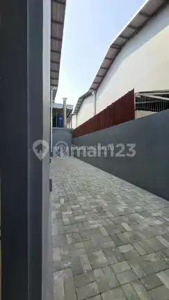 Gudang Kawasan Industri Strategis Bebas Banjir