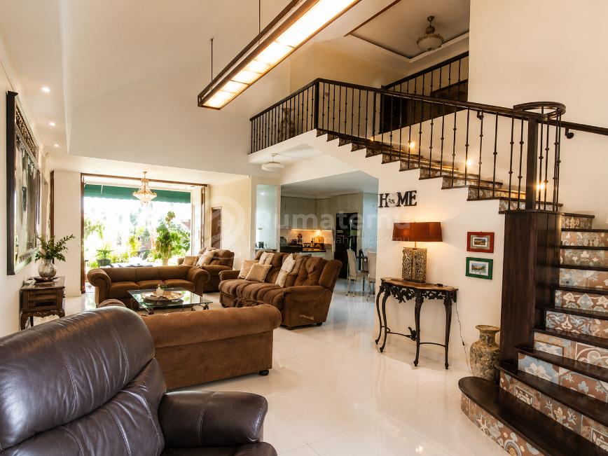 RUMAH KEMANGGISAN DALAM KOMPLEK EKSKLUSIF FULL FURNISH JAKARTA BARAT
